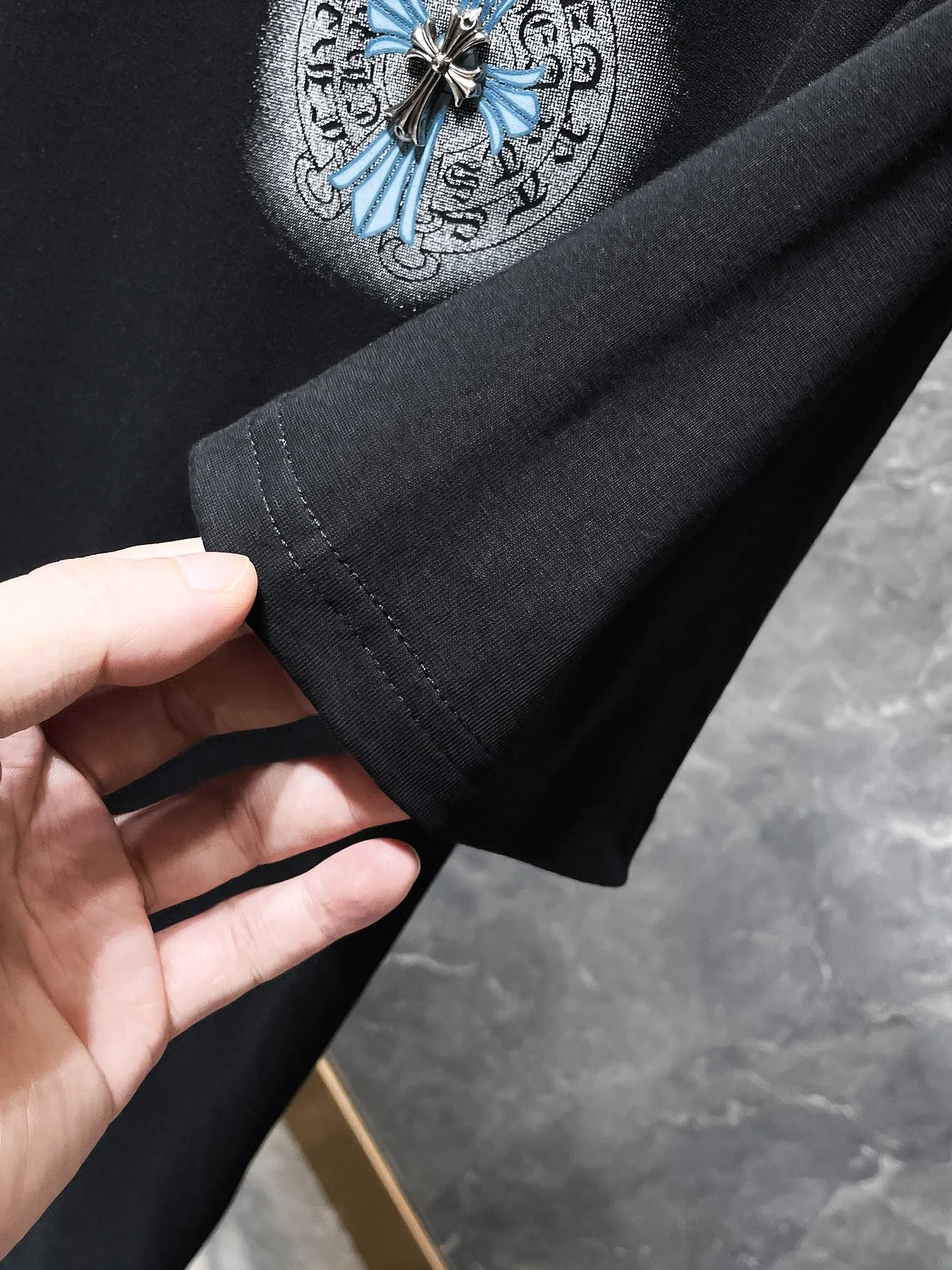 P146 New Chrome Hearts 25ss high-end version for summer! ! High-weight, environmentally friendly and high-quality top-quality fabrics 280g Crota Contrast Color Hand-stitched Button Short Sleeves Counter Synchronization 1:1 Replica Version Recommended Color: Black White Size: S, M, L, XL